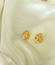 Load image into Gallery viewer, 18K Gold Contemporary Oval Earrings
